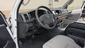 2016 Toyota Commuter 3.0 MT dashboard view