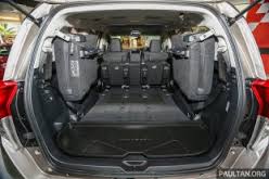 2017 auv toyota innova cabin view