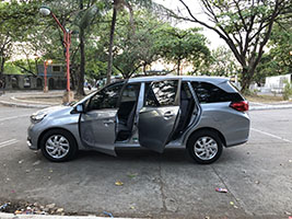 2017 honda mobilio left side view with doors open