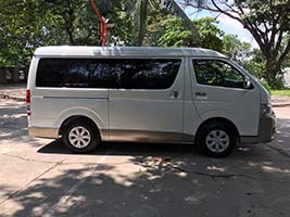 2018 toyota grandia left side view