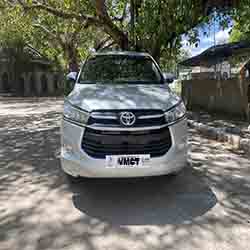 2019 silver toyota innova front view.