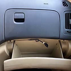 2020 Hyundai Grand Starex gold glove compartment
