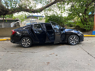 2020 all new civic black right side open doors