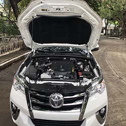 2020 toyota fortuner white engine