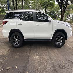 2020 toyota fortuner white left side