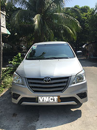 AUV 2015 Toyota Innova 2.5 E front view