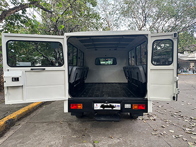 Toyota Lite Ace double swing door open