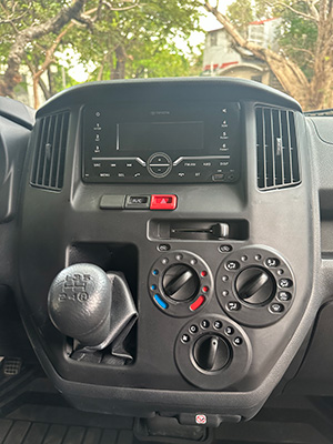Toyota Lite Ace manual shifter and multiple aircon controls