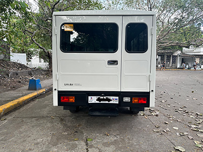 Toyota Lite Ace rear dual door cargo