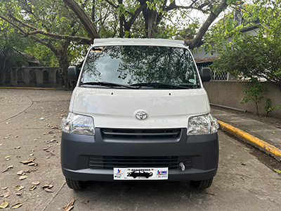 Toyota Lite Ace utility van short nose front face