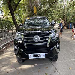 2020 black and white toyota fortuner