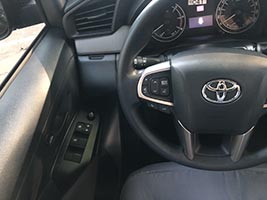 2018 auv toyota innova  drivers side controls