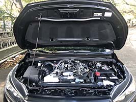 2018 auv toyota innova engine view