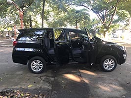 2018 auv toyota innova left side with doors open