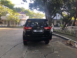 2018 auv toyota innova rear view