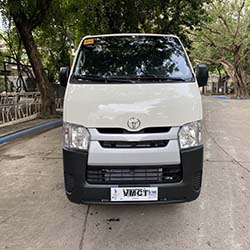 2018 toyota hiace commuter 3.0 mt