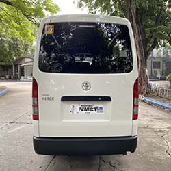 toyota hi-ace commuter rear view